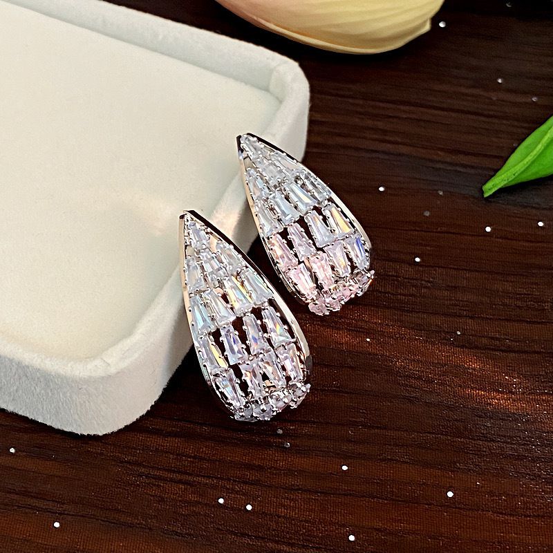 Gold (thickened Genuine Gold Plating) Irregular Copper Stud Earrings With Diamonds