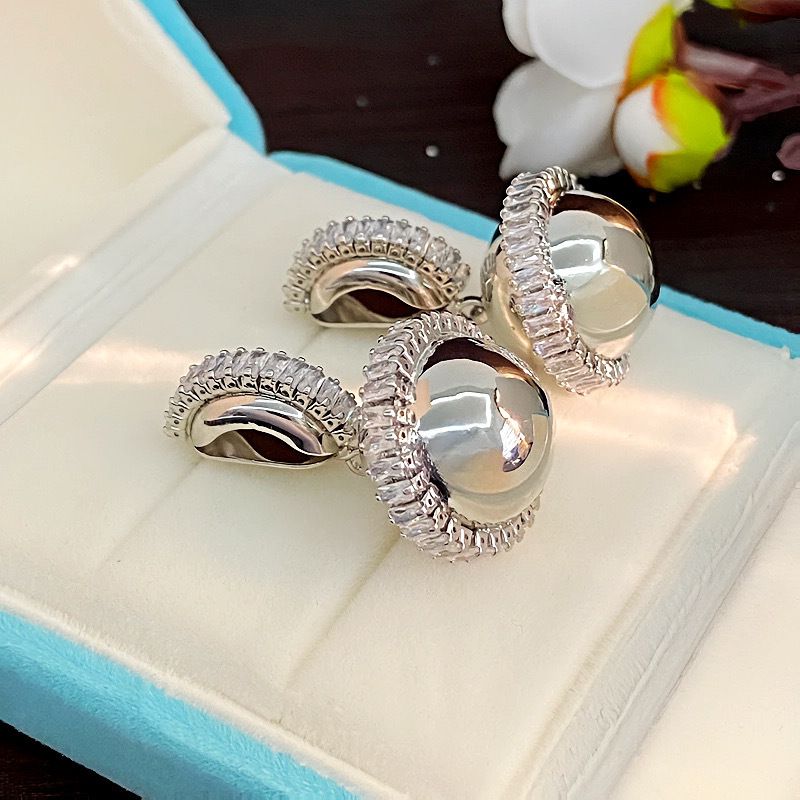 Silver (thickened With Real Gold Plating) Copper And Diamond-encrusted Geometric Hemispherical Earrings