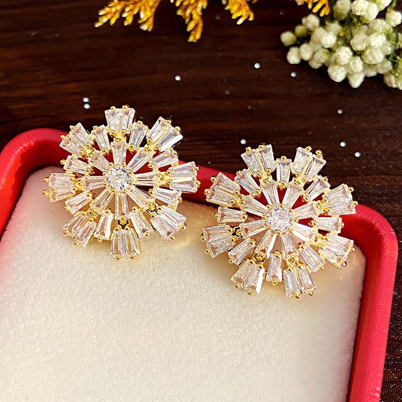 Gold (thickened Genuine Gold Plating) Brass And Diamond-encrusted Snowflake Earrings