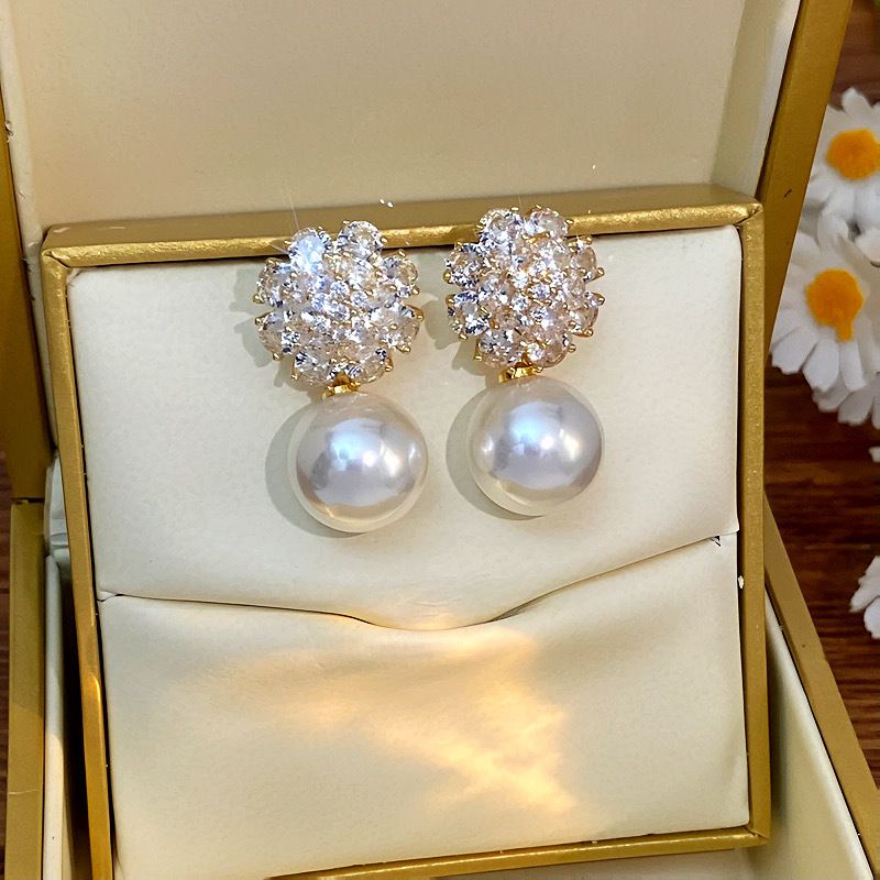 Gold (thickened Genuine Gold Plating) Copper Diamond-encrusted Flower And Pearl Earrings