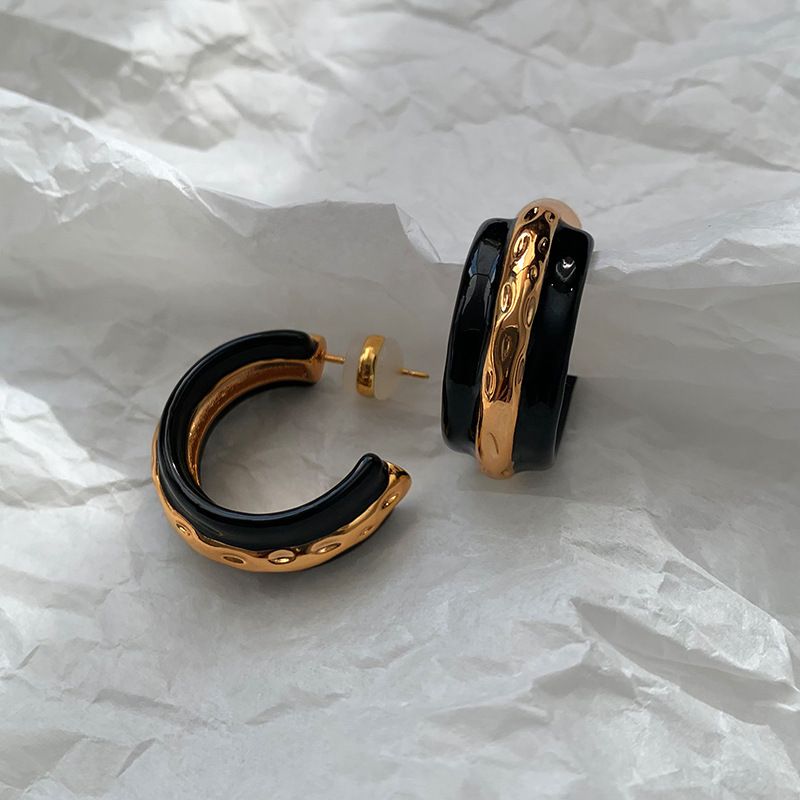Black Gold Copper C-shaped Earrings