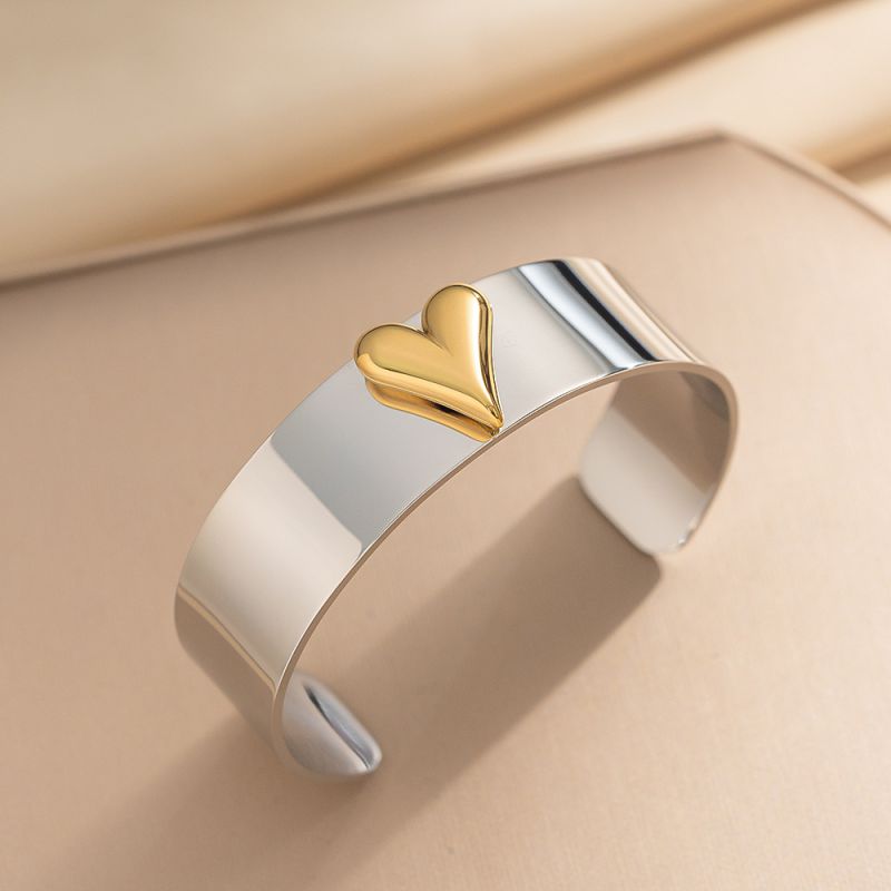 Gold Heart-shaped Bracelet Titanium Steel Heart Bracelet