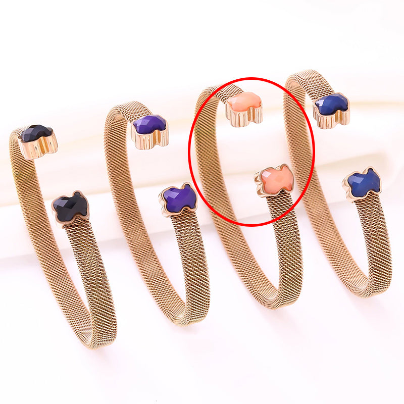 Gang + Black Stainless Steel Bear-shaped Agate Round C-shaped Bracelet