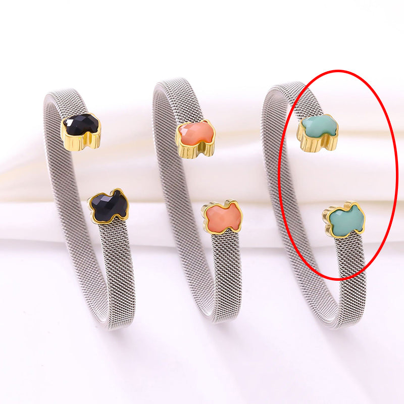 Gang + Black Stainless Steel Bear-shaped Agate Round C-shaped Bracelet