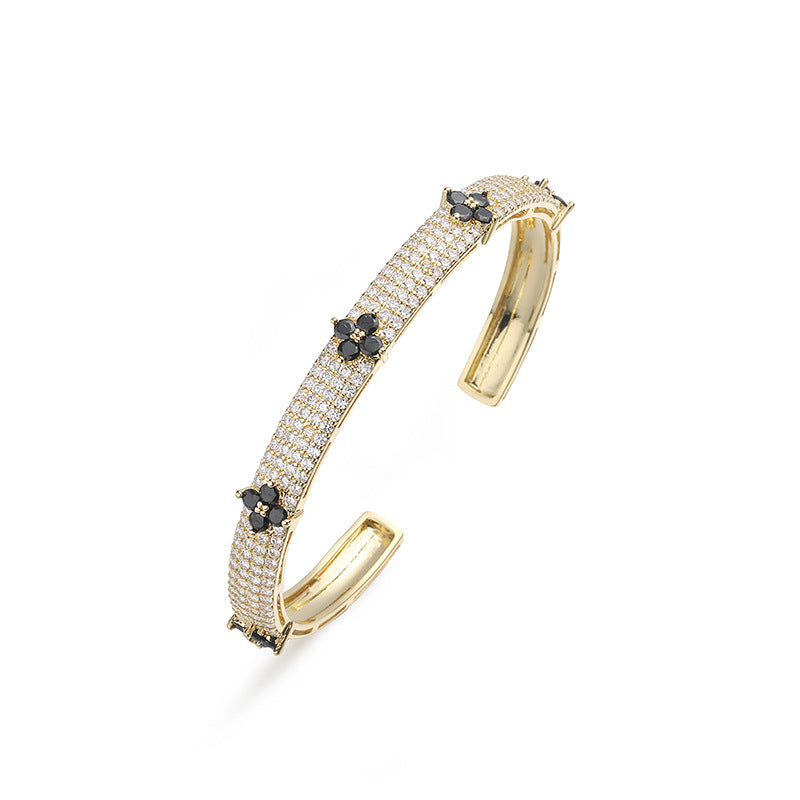 Gold And Green Diamond Four-leaf Clover Bracelet Gold-plated Copper And Diamond-encrusted Four-leaf Clover Bracelet