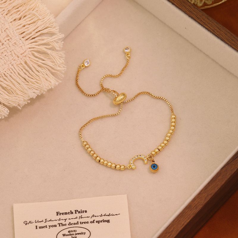 A Copper 26-letter Eye Bracelet