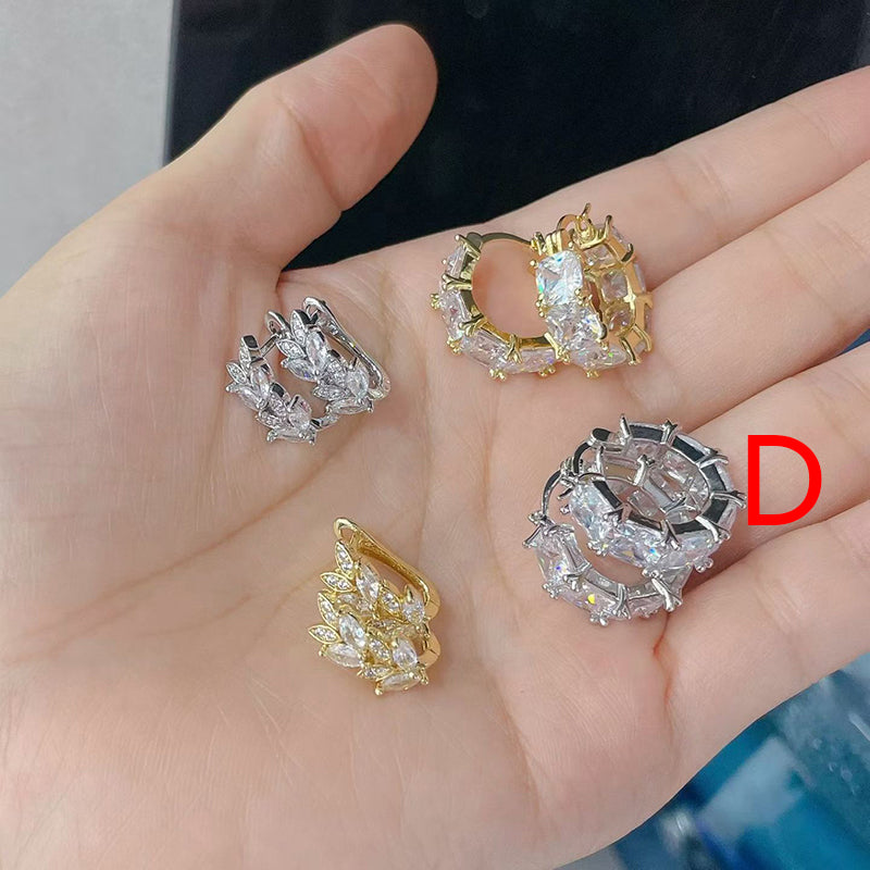 B Copper Diamond Round Earrings