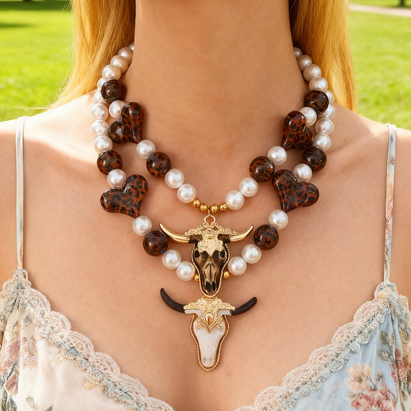 Black And White Alloy Bull Head Imitation Pearl Resin Heart Necklace