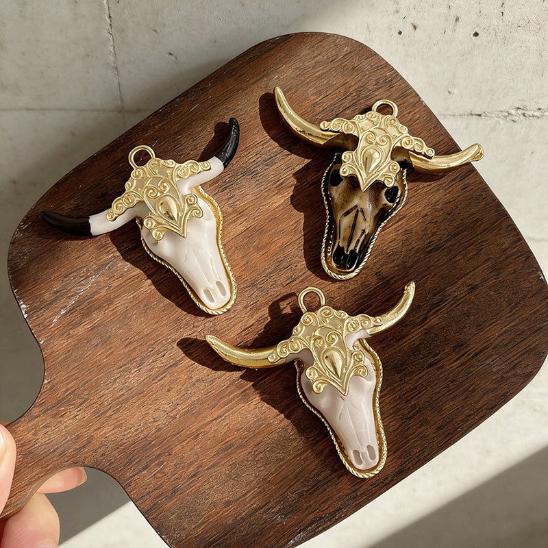 Black And White Alloy Resin Bull Head Accessories