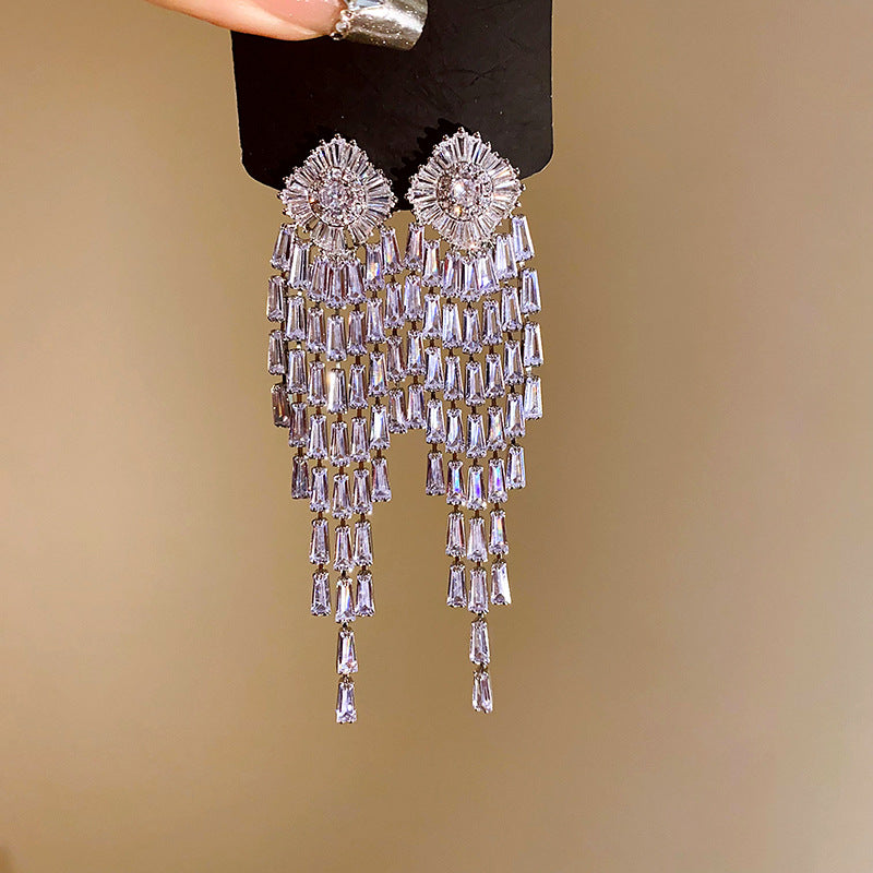 Black Copper Diamond-studded Diamond Earrings