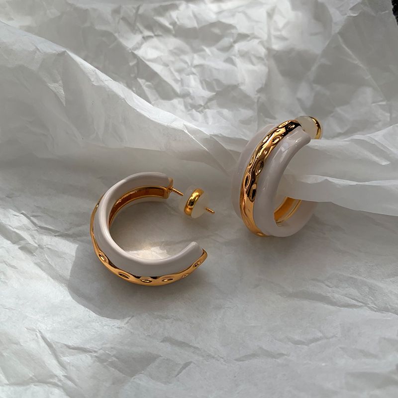 Black Gold Copper C-shaped Earrings