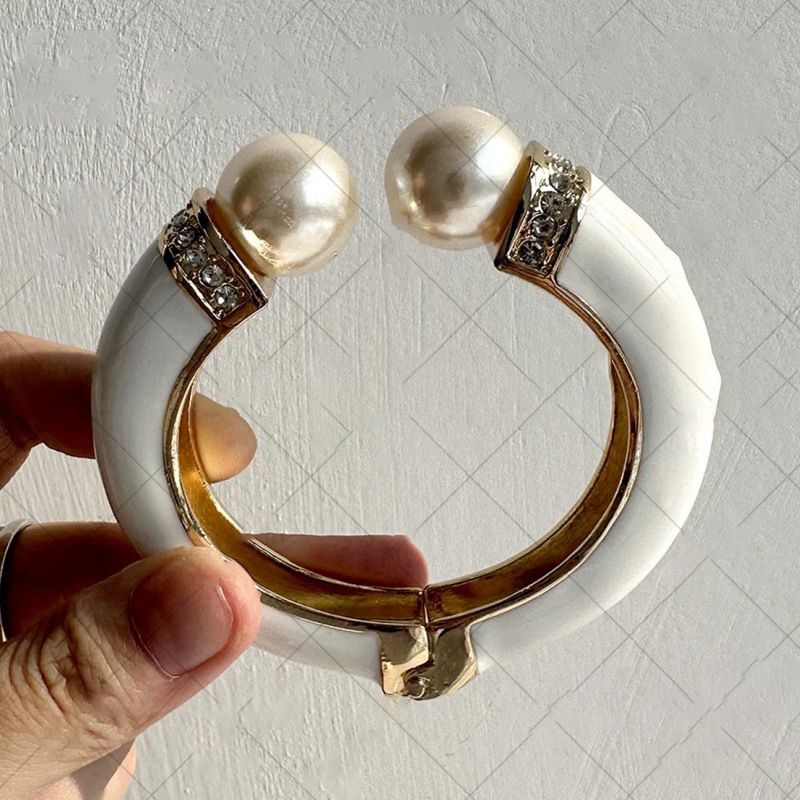 Bracelet #3 Zinc Alloy Round Bracelet With Diamonds And Pearls