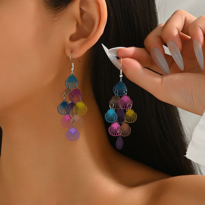 Color Contrast Color Hollow Scallop Earrings
