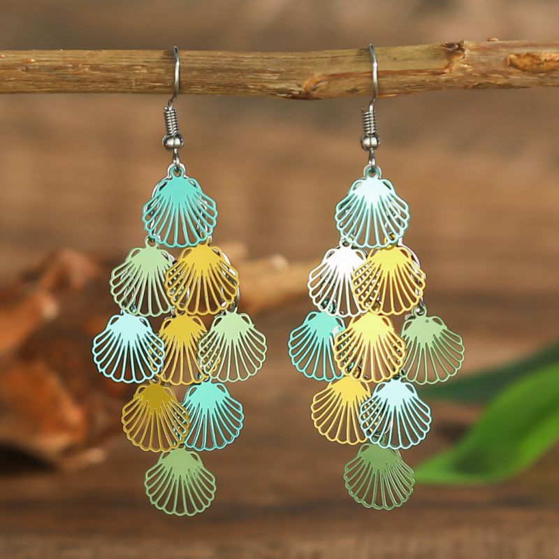 Color Contrast Color Hollow Scallop Earrings