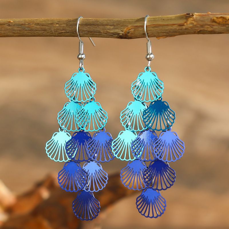 Color Contrast Color Hollow Scallop Earrings