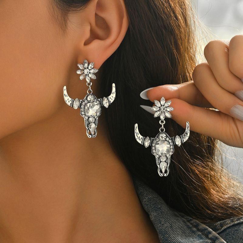 Color Zinc Alloy Diamond-encrusted Bull's Head Flower Earrings