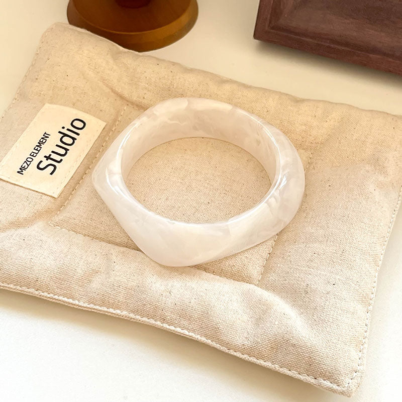 Diamond-shaped Amber - Inner Diameter 65 Weight 53g Resin Irregular Bracelet