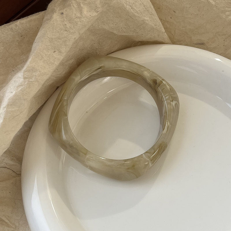 Diamond-shaped Amber - Inner Diameter 65 Weight 53g Resin Irregular Bracelet