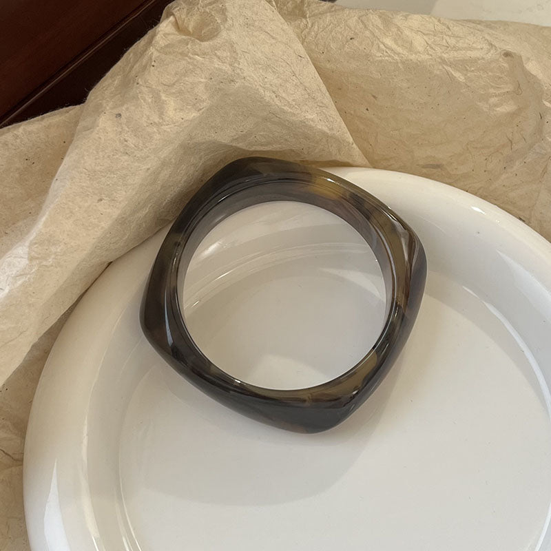 Diamond-shaped Amber - Inner Diameter 65 Weight 53g Resin Irregular Bracelet