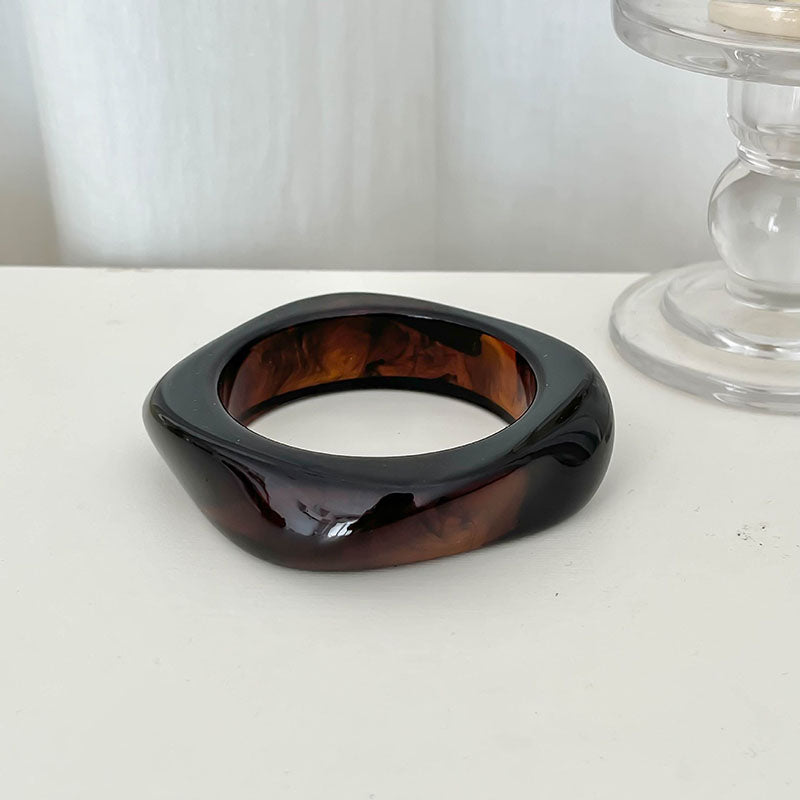 Diamond-shaped Amber - Inner Diameter 65 Weight 53g Resin Irregular Bracelet