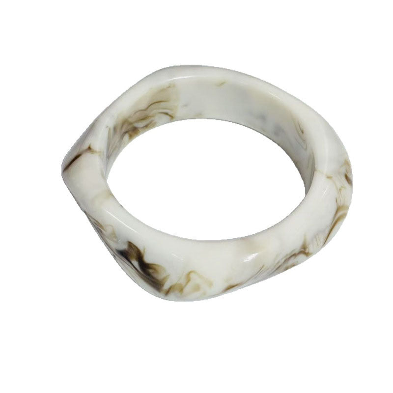 Diamond-shaped Amber - Inner Diameter 65 Weight 53g Resin Irregular Bracelet