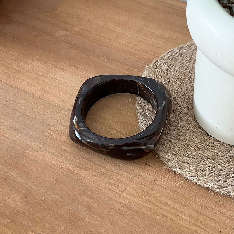 Diamond-shaped Amber - Inner Diameter 65 Weight 53g Resin Irregular Bracelet