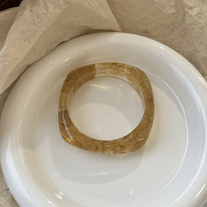 Diamond-shaped Amber - Inner Diameter 65 Weight 53g Resin Irregular Bracelet