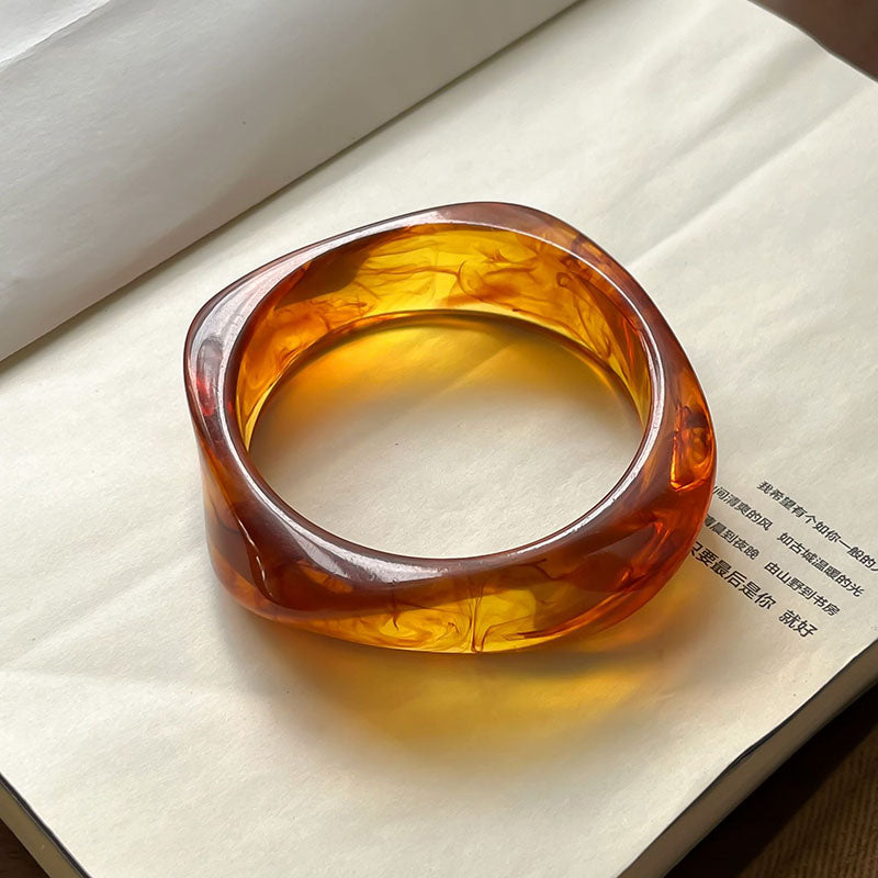 Diamond-shaped Amber - Inner Diameter 65 Weight 53g Resin Irregular Bracelet