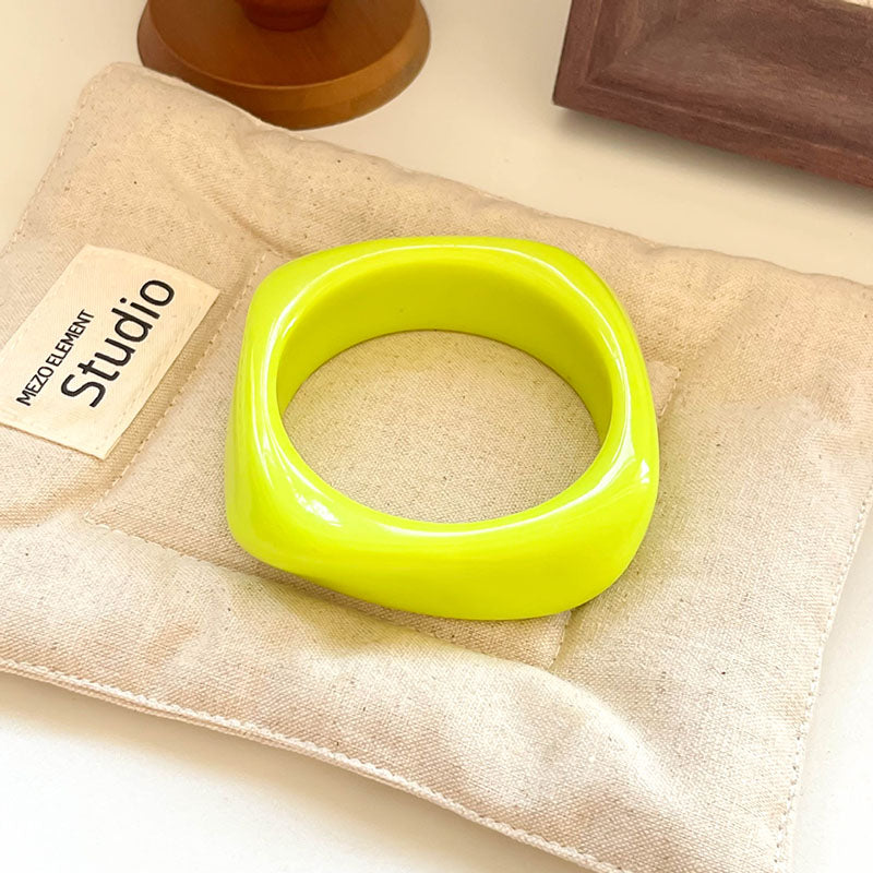 Diamond-shaped Amber - Inner Diameter 65 Weight 53g Resin Irregular Bracelet