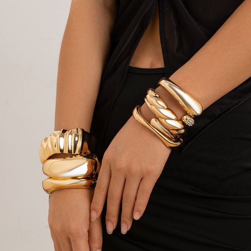 Fashion 01 Gold Alloy Geometric Bracelet