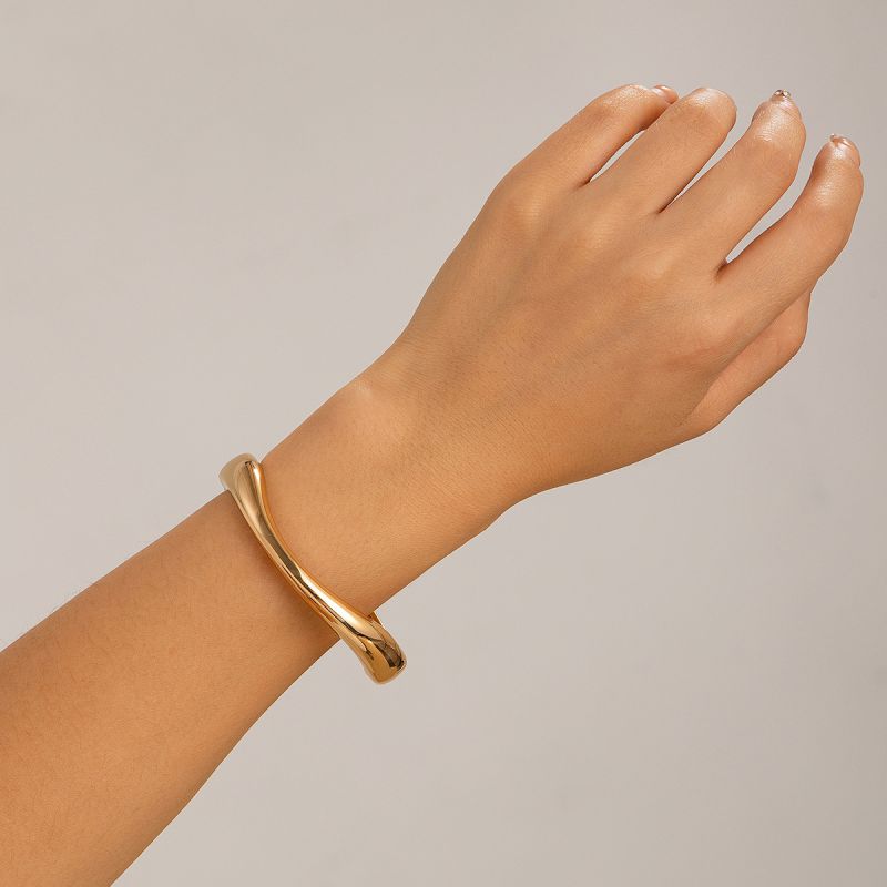 Fashion 01 Gold Alloy Geometric Bracelet