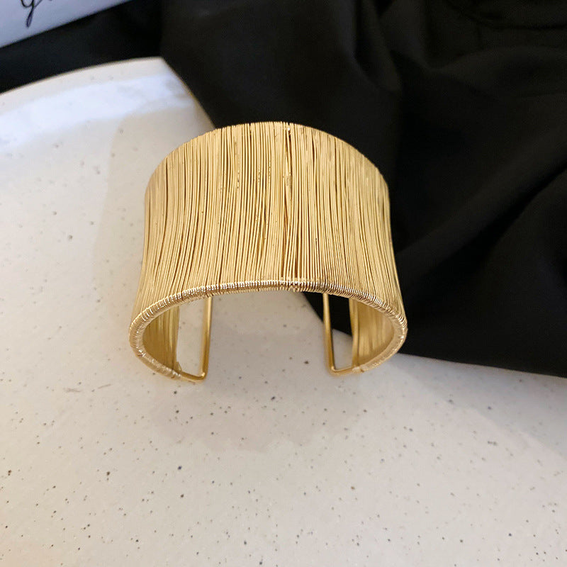 Fashion 1# Bracelet-gold Brushed Metal Bracelet