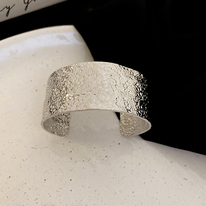 Fashion 1# Bracelet-gold Brushed Metal Bracelet