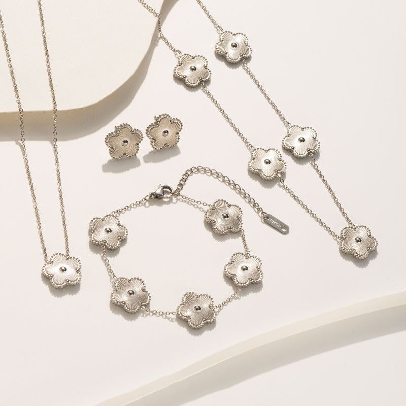 Fashion Silver Bracelet Titanium Steel Flower Bracelet