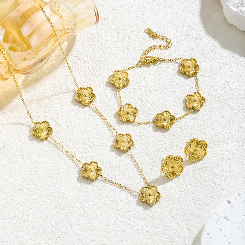 Five Leaf Flower Necklace Gold Titanium Steel Flower Necklace