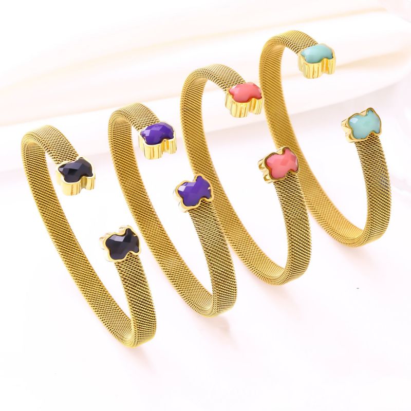 Gang + Black Stainless Steel Bear-shaped Agate Round C-shaped Bracelet