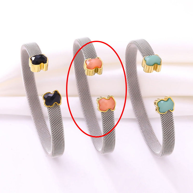 Gang + Black Stainless Steel Bear-shaped Agate Round C-shaped Bracelet