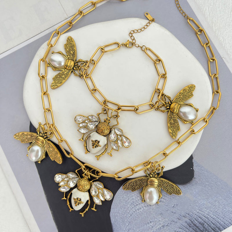 Gold 2 Diamond And Oil-drop Pearl Bee Bracelet