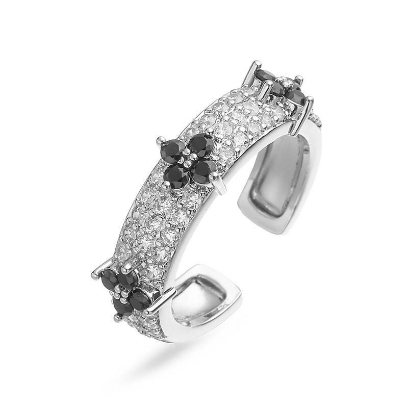 Gold And White Diamond Four-leaf Clover Ring Copper Round Ring With Diamonds