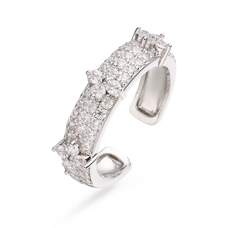 Gold And White Diamond Four-leaf Clover Ring Copper Round Ring With Diamonds