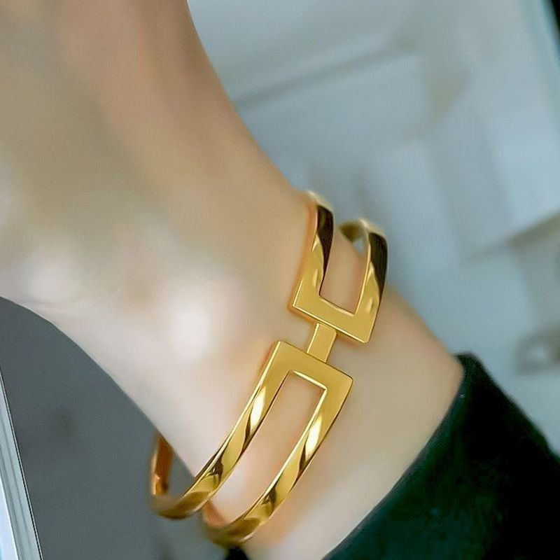 Gold Bracelet Titanium Steel Round Bracelet