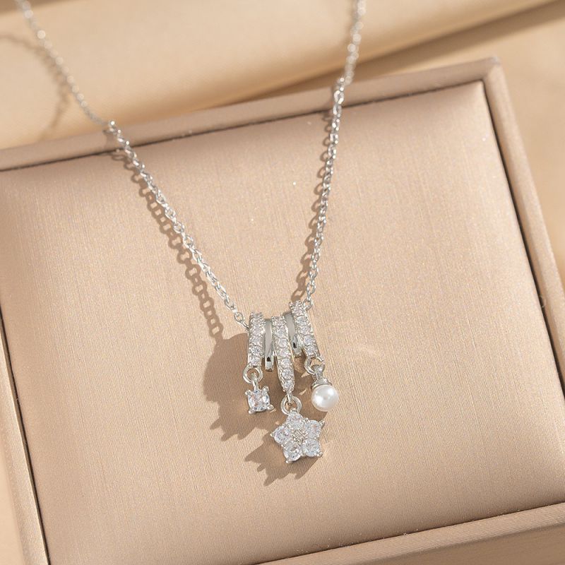 Gold Flower Circle Necklace Copper And Diamond Flower Necklace