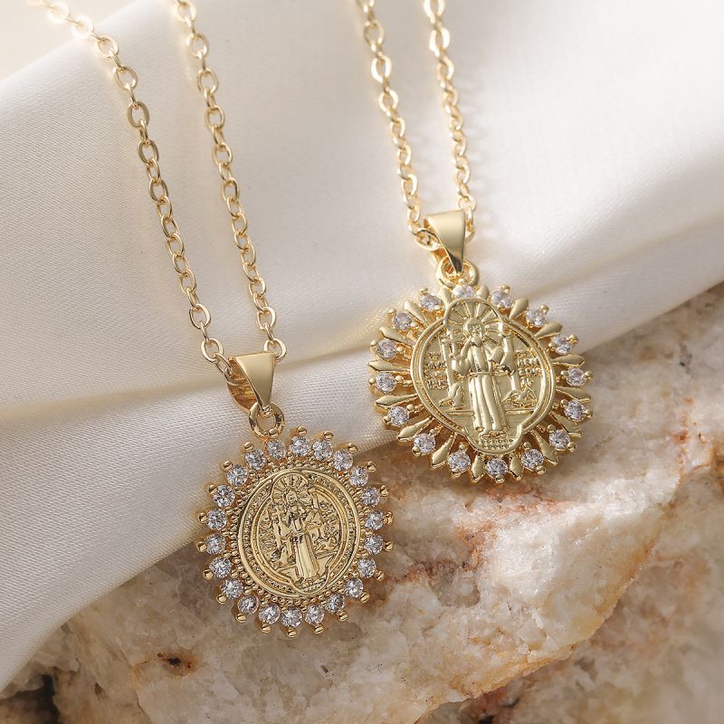 Gold Gold-plated Copper Necklace With Zirconium Inlay