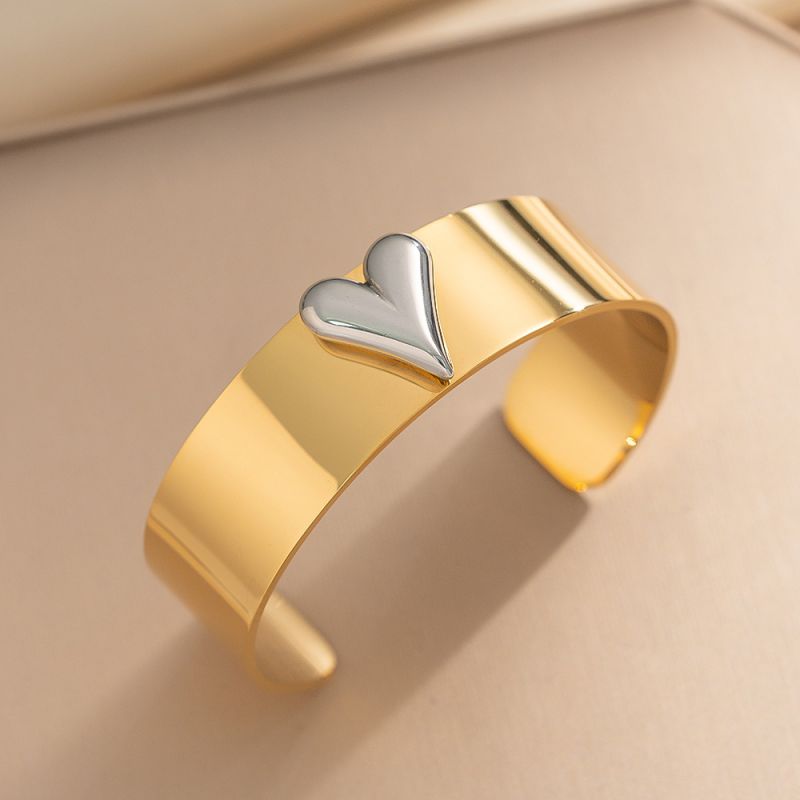 Gold Heart-shaped Bracelet Titanium Steel Heart Bracelet