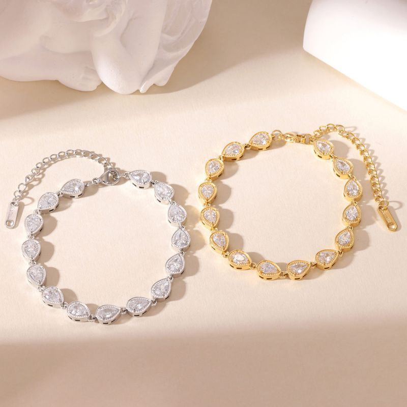 Gold Titanium Steel Diamond-encrusted Teardrop-shaped Bracelet