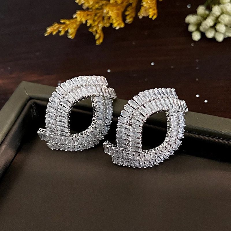 Gold (thickened Genuine Gold Plating) Brass And Diamond-encrusted Irregular-shaped Earrings