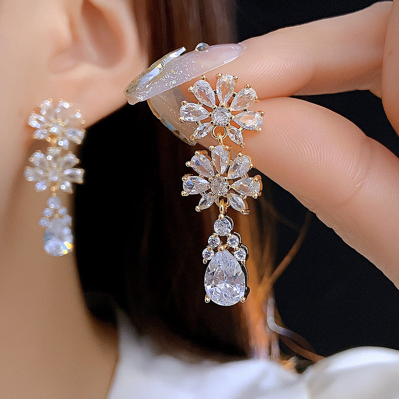 Gold (thickened Genuine Gold Plating) Copper And Diamond-encrusted Teardrop Earrings