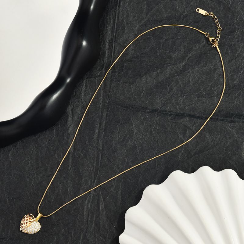 Heart-shaped Opening And Closing Necklace (gold) Titanium Steel Diamond-encrusted Heart Necklace