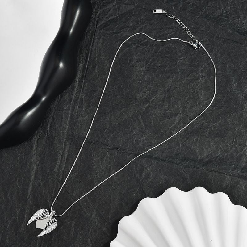 Heart-shaped Opening And Closing Necklace (gold) Titanium Steel Diamond-encrusted Heart Necklace