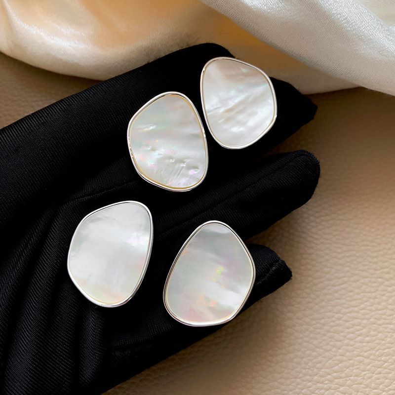 Natural Mother-of-pearl Earrings Irregular White Mother-of-pearl Stud Earrings